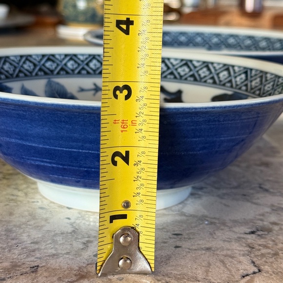 Set of 2 Japanese Blue White Floral Bowls - Picture 6 of 7